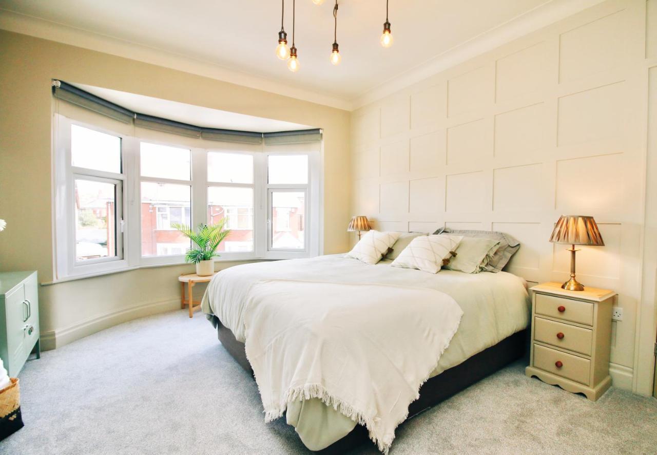 Xxhot Tubxx 4Bed Semi, Sleeps 8, 2 Bathrooms Blackpool Exterior photo