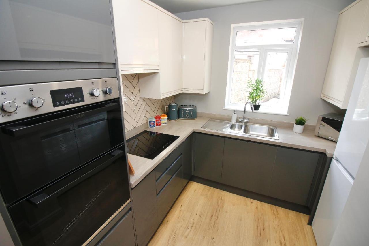 Xxhot Tubxx 4Bed Semi, Sleeps 8, 2 Bathrooms Blackpool Exterior photo