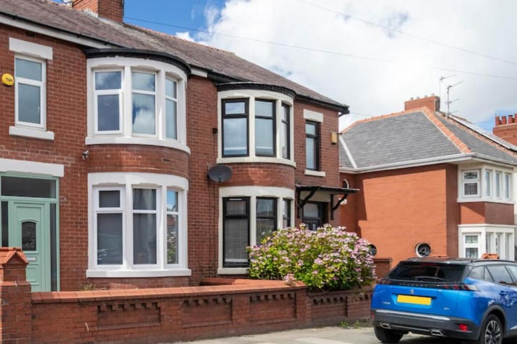 Xxhot Tubxx 4Bed Semi, Sleeps 8, 2 Bathrooms Blackpool Exterior photo