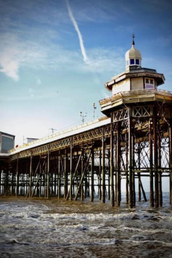 Xxhot Tubxx 4Bed Semi, Sleeps 8, 2 Bathrooms Blackpool Exterior photo